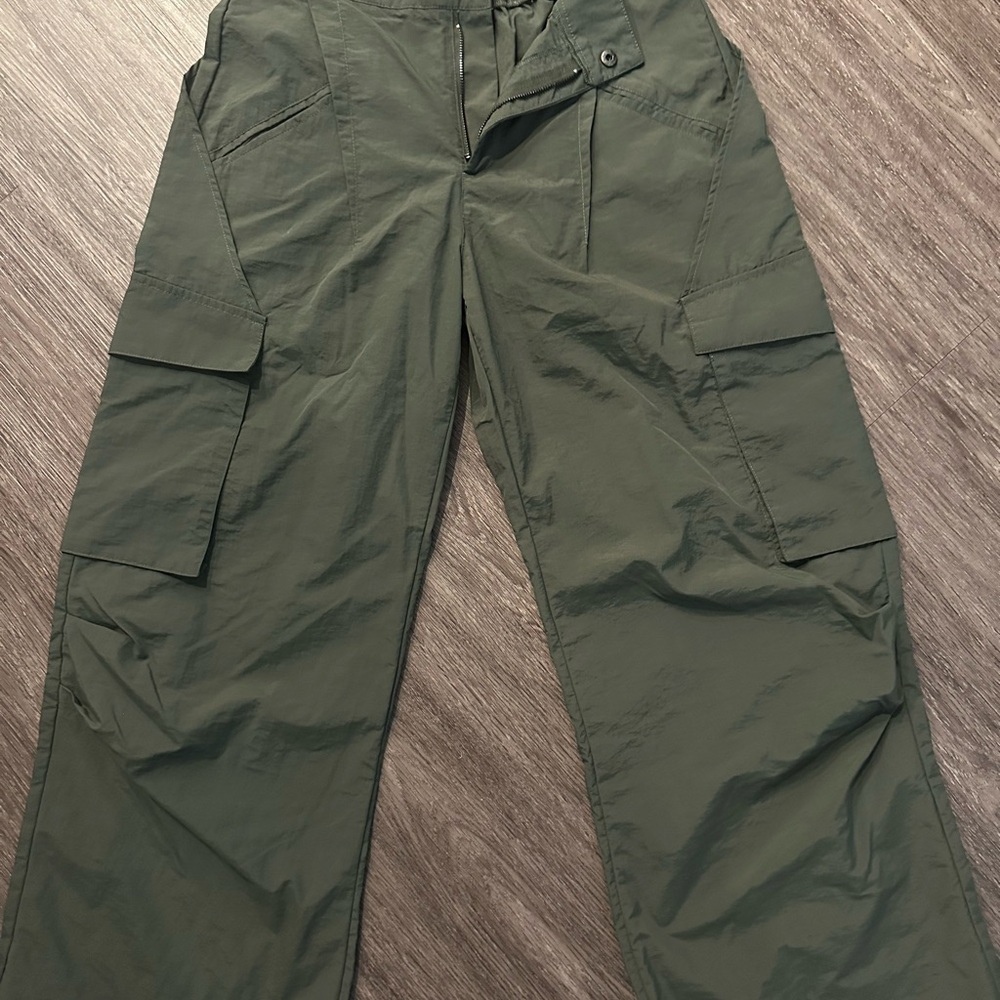 Halara  Green Cargo Pants Small NWOT